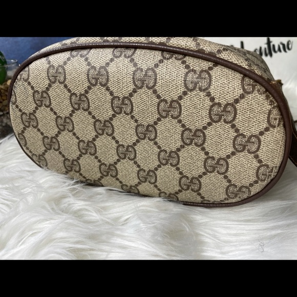 Gucci Bucket Bag (Vintage and Authentic) - Picture 15 of 16